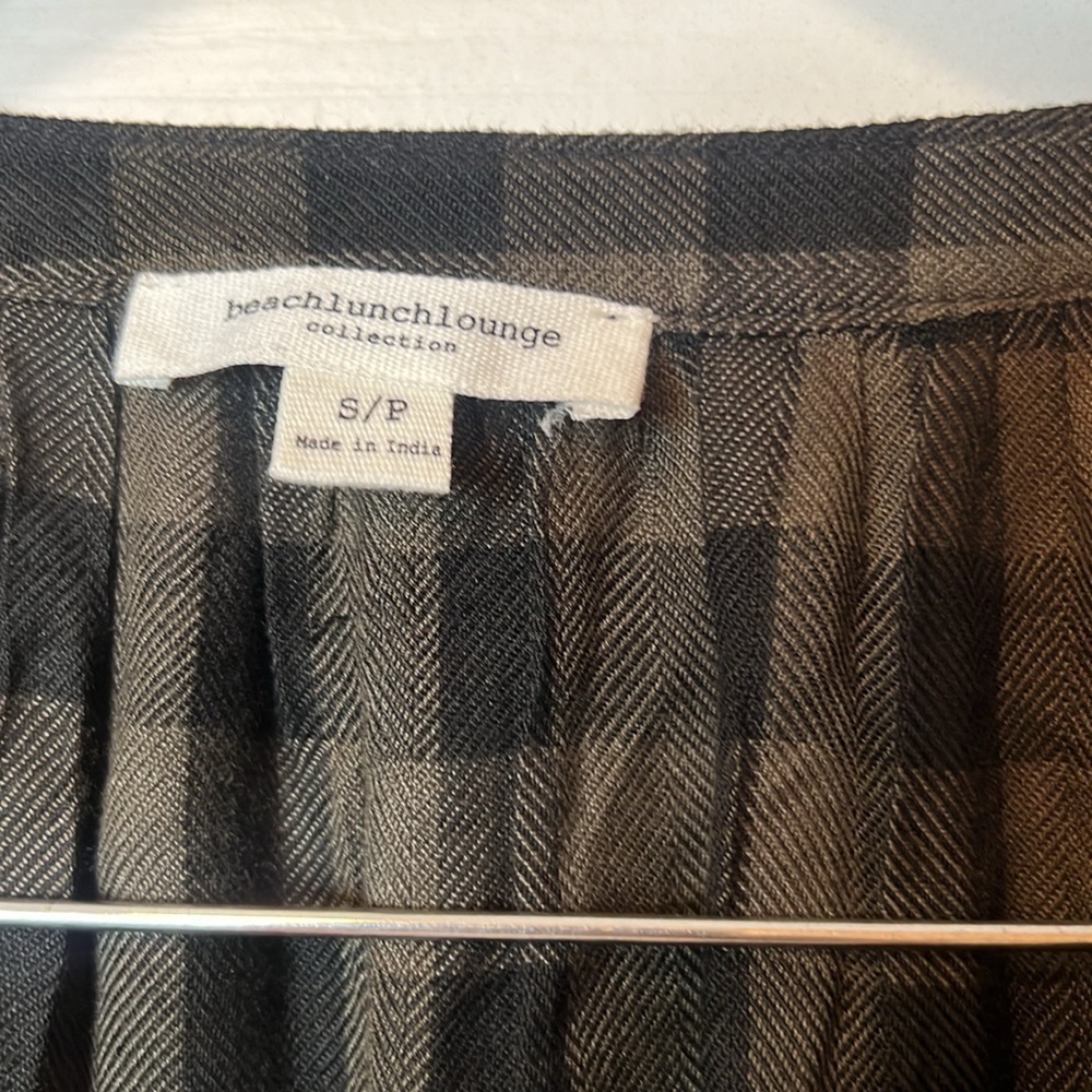 BeachLunchLounge Checkered Cotton Long Sleeve Olive Button Up - NWOT - SP - Picture 2 of 5